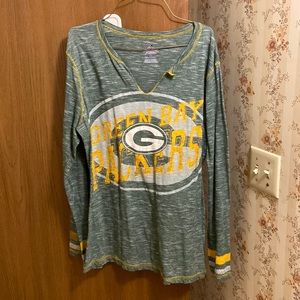Woman’s Green Bay Packer’s long sleeve shirt